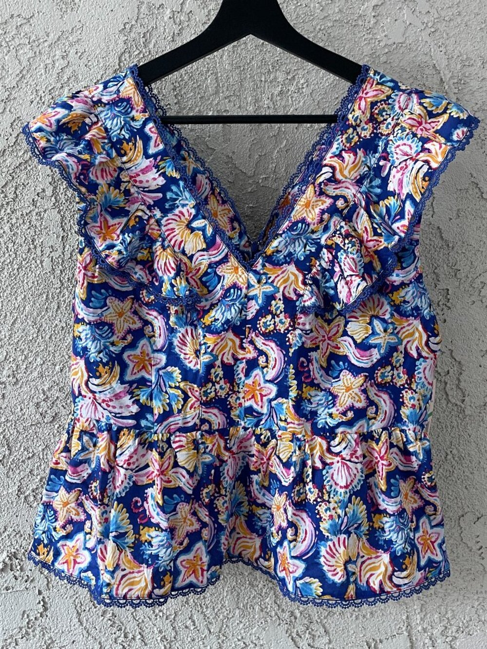 Blue Floral V-Neck Blouse Large Tencel Peplum Flutter Sleeve Coastal NWT